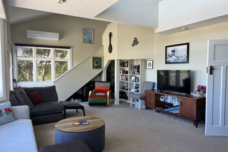 Photo of property in 15 Kerr Street, Devonport, Auckland, 0624