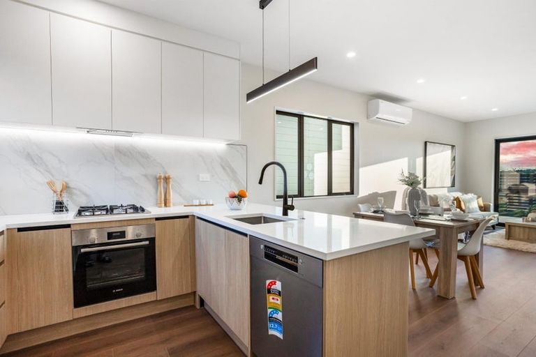 Photo of property in 10 Greenbrier Street, Westgate, 0814