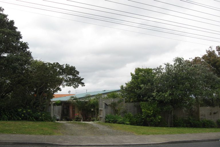 Photo of property in 37 Stanmore Bay Road, Stanmore Bay, Whangaparaoa, 0932