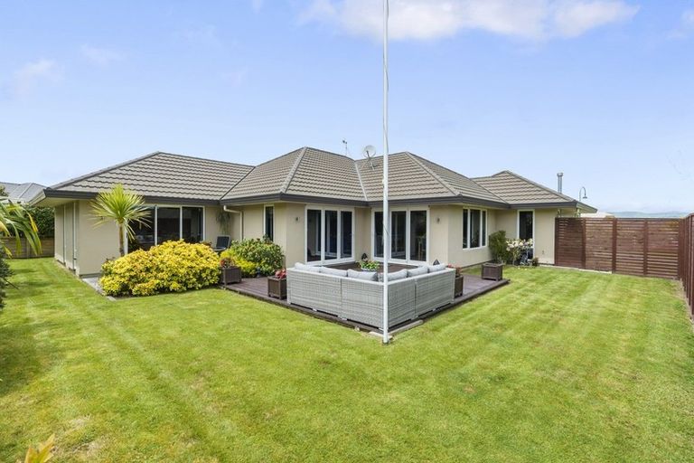 Photo of property in 19 Tennyson Avenue, Kelvin Grove, Palmerston North, 4414