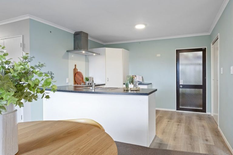 Photo of property in 4/253 Saint Aubyn Street, New Plymouth, 4310