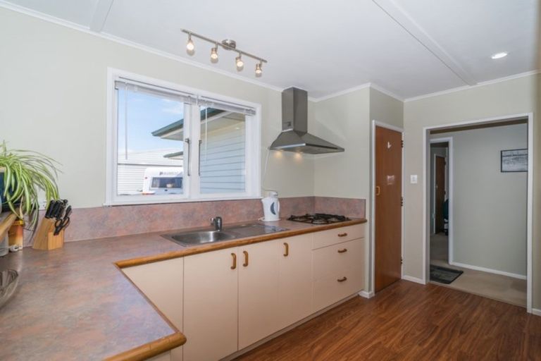 Photo of property in 14 Ellesmere Crescent, Highbury, Palmerston North, 4412