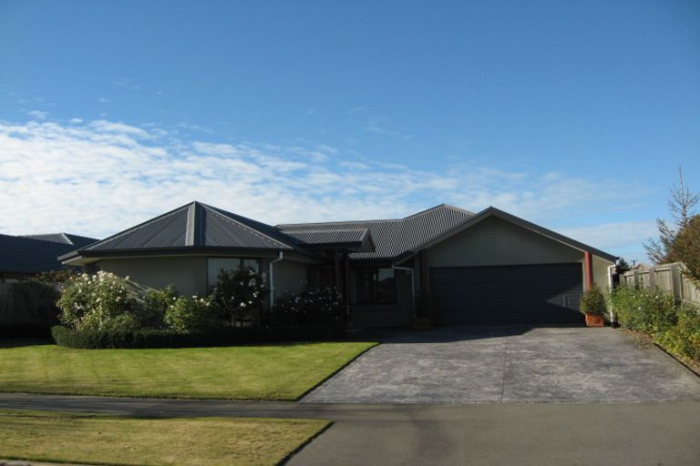 Photo of property in 33 Blue Gum Place, New Brighton, Christchurch, 8083