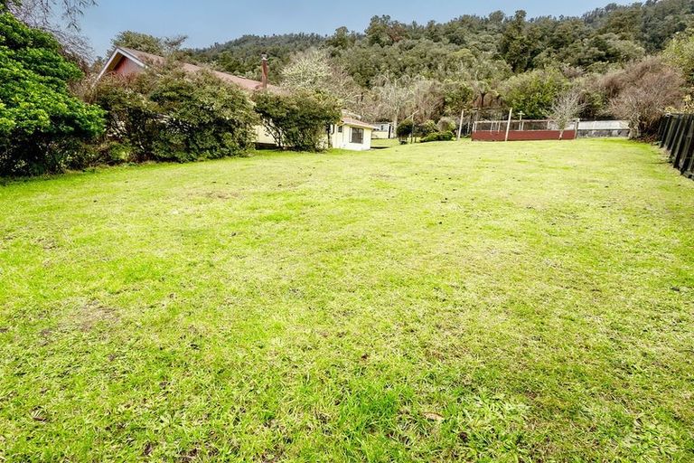 Photo of property in 9 Main Road, Harihari, 7884