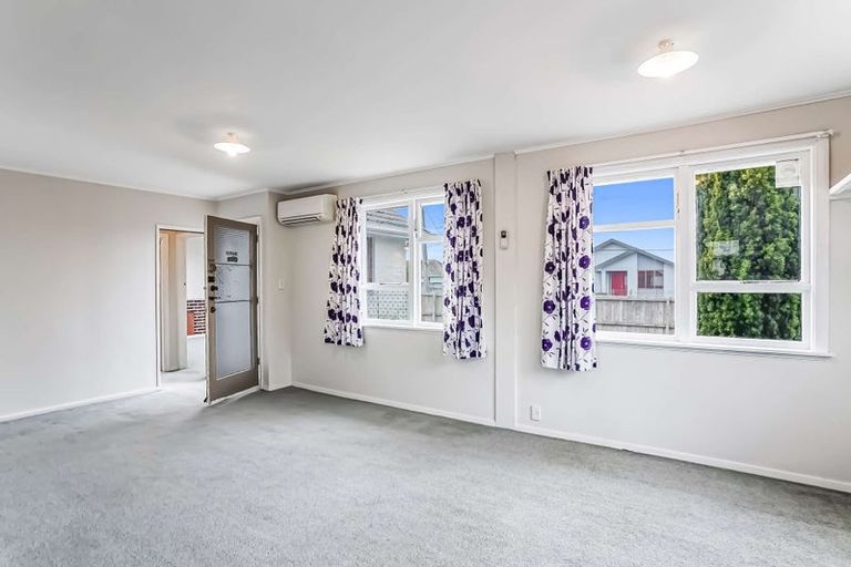 Photo of property in 6 Portchester Street, Aranui, Christchurch, 8061