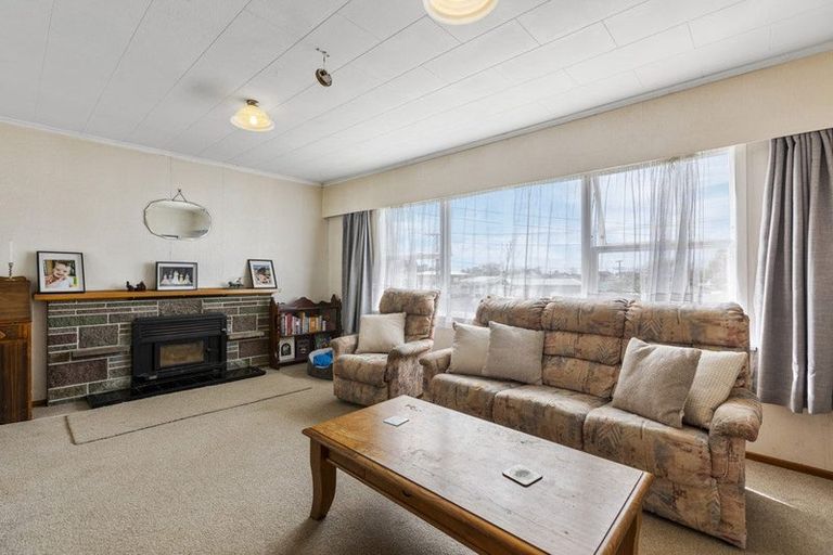 Photo of property in 8 Elm Grove, Westown, New Plymouth, 4310