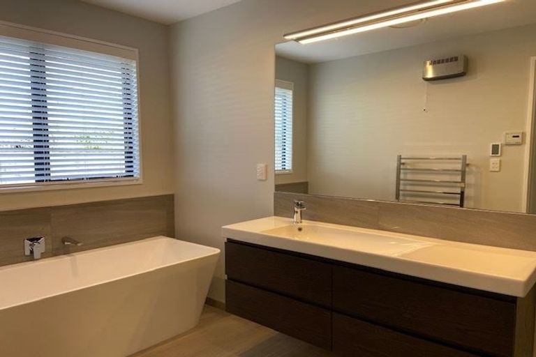 Photo of property in 8 Jozecom Place, Rolleston, 7614