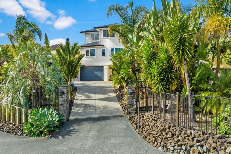 Photo of property in 10a Mackay Drive, Greenhithe, Auckland, 0632