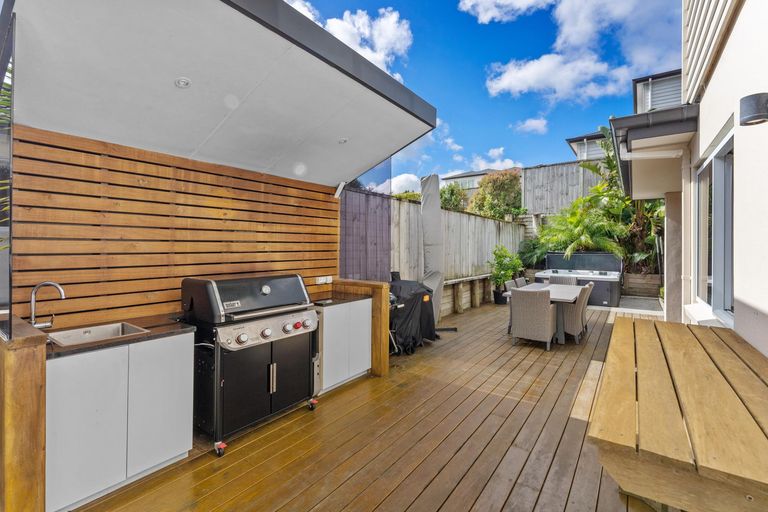 Photo of property in 10a Mackay Drive, Greenhithe, Auckland, 0632