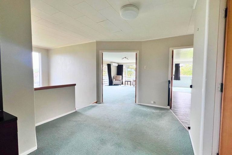 Photo of property in 102 Paekakariki Hill Road, Pauatahanui, Porirua, 5381