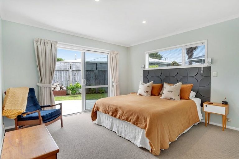 Photo of property in 6 Strasbourge Street, Martinborough, 5711