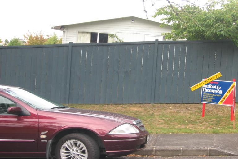 Photo of property in 2/8 Chequers Avenue, Glenfield, Auckland, 0629