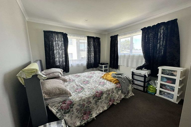 Photo of property in 8/20 Glanmire Road, Newlands, Wellington, 6037