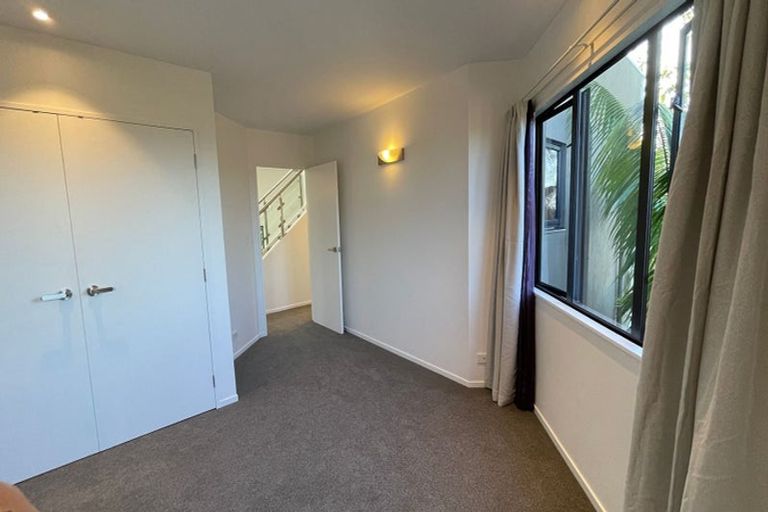 Photo of property in 1/41 High Road, Glenfield, Auckland, 0629