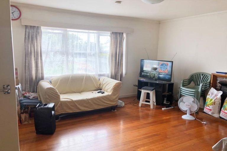 Photo of property in 26 Netherlands Avenue, Kelston, Auckland, 0602