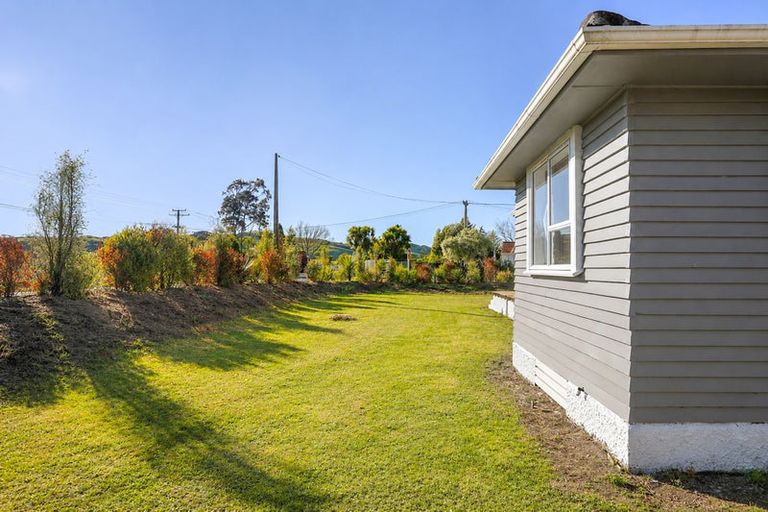 Photo of property in 2 Ngareta Road, Mourea, Rotorua, 3074