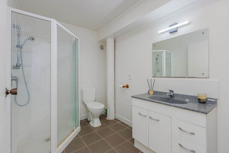 Photo of property in 24 Squirrel Lane, Browns Bay, Auckland, 0630