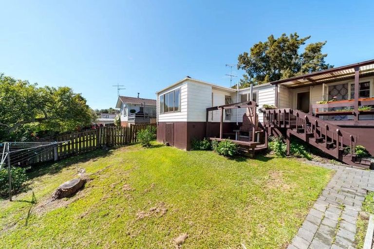 Photo of property in 51 Awaruku Road, Torbay, Auckland, 0630