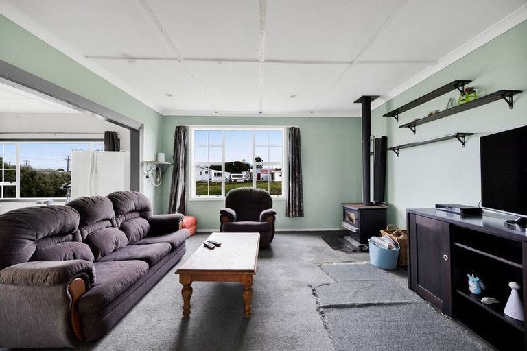 Photo of property in 8 Egmont Street, Normanby, Hawera, 4614