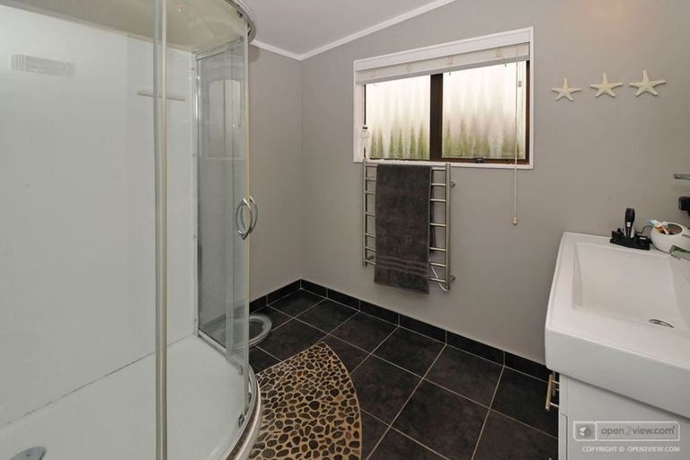 Photo of property in 34 Taihiki Road, Clarks Beach, 2122