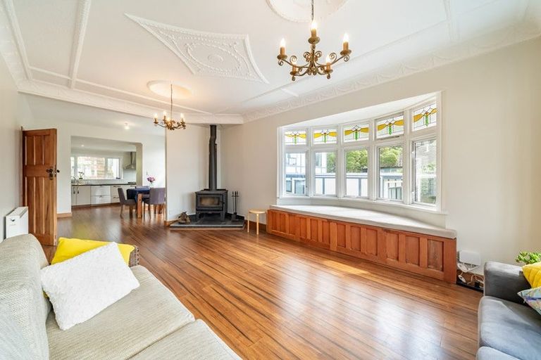 Photo of property in 141 Breaker Bay Road, Breaker Bay, Wellington, 6022