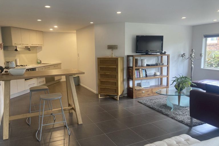 Photo of property in 2/21 Park Avenue, Takapuna, Auckland, 0622