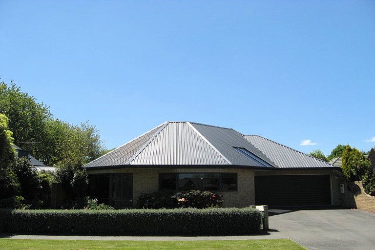 Photo of property in 260 Memorial Avenue, Burnside, Christchurch, 8053