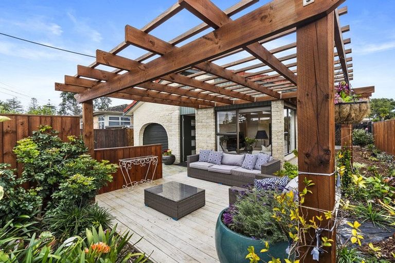 Photo of property in 1/16 Riverside Road, Orewa, 0931