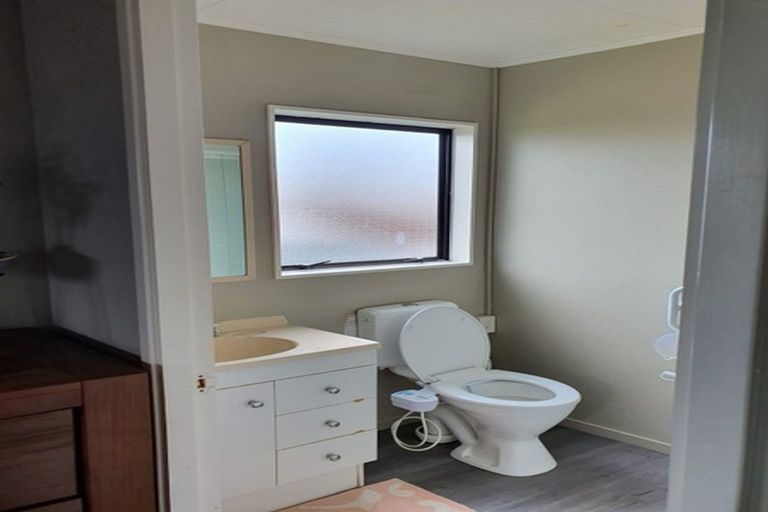 Photo of property in 29 Lydia Place, Kelvin Grove, Palmerston North, 4414