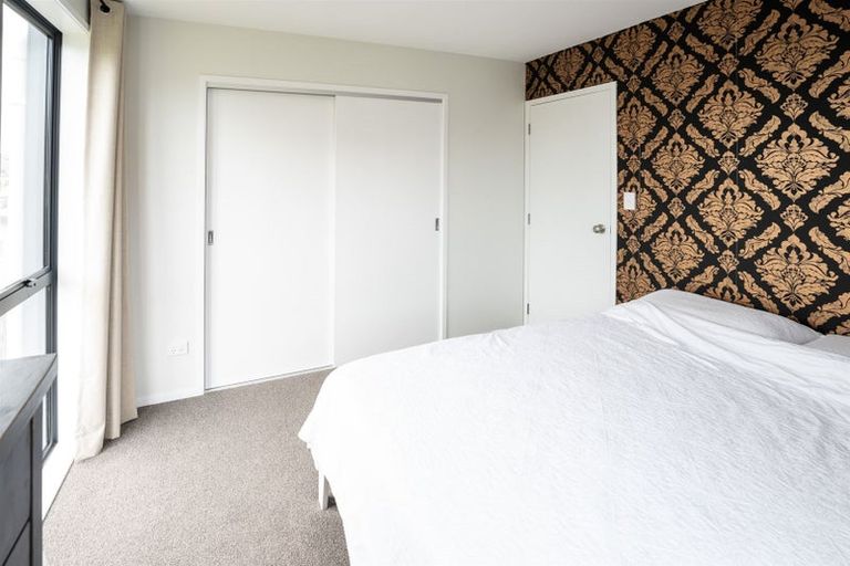 Photo of property in 42e View Road, Henderson, Auckland, 0612