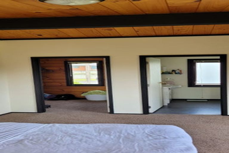 Photo of property in 8 Pararewa Drive, Whalers Gate, New Plymouth, 4310