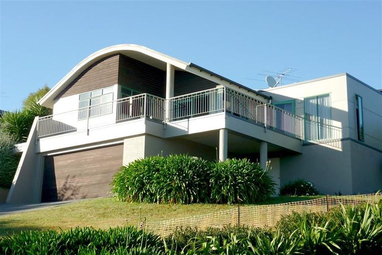 Photo of property in 141b Moncks Spur Road, Redcliffs, Christchurch, 8081