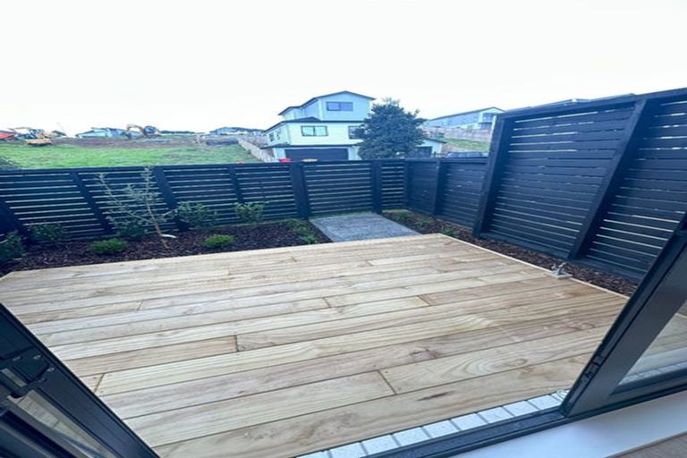 Photo of property in 20/21 Makomako Drive, Orewa, 0931