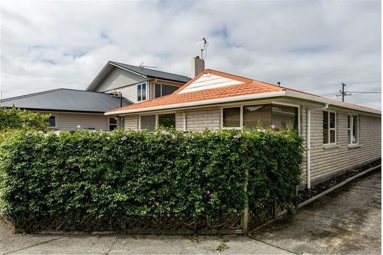 Photo of property in 10 Massey Street, Westown, New Plymouth, 4310