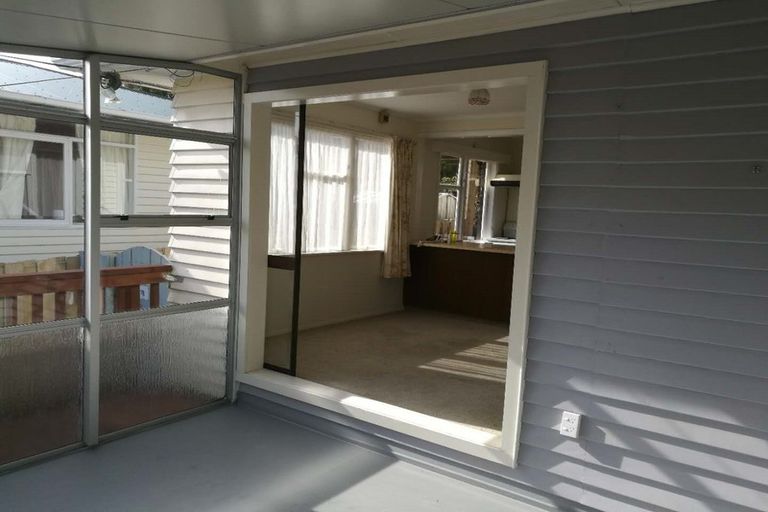 Photo of property in 102 Helston Road, Paparangi, Wellington, 6037