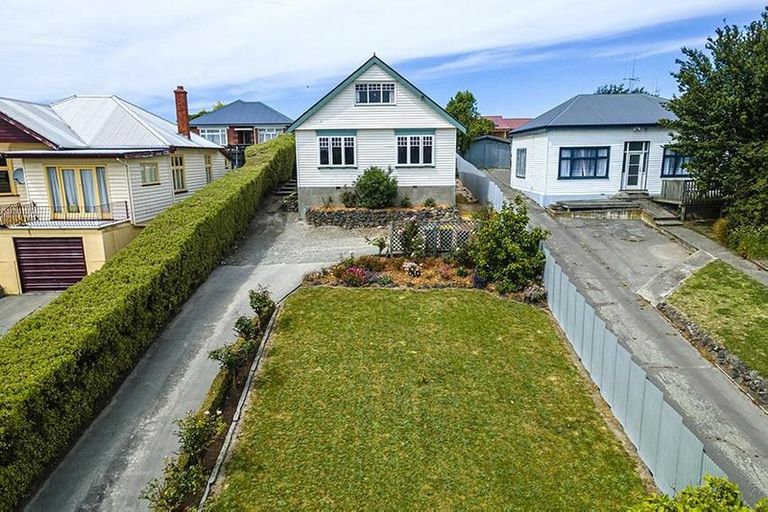 Photo of property in 18 Clifton Terrace, West End, Timaru, 7910