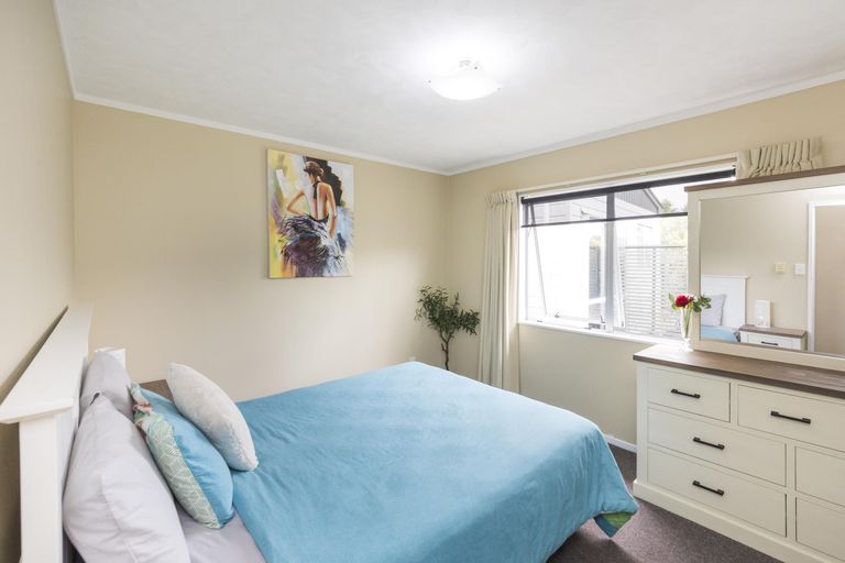 Photo of property in 17 Cargill Grove, Kelvin Grove, Palmerston North, 4414