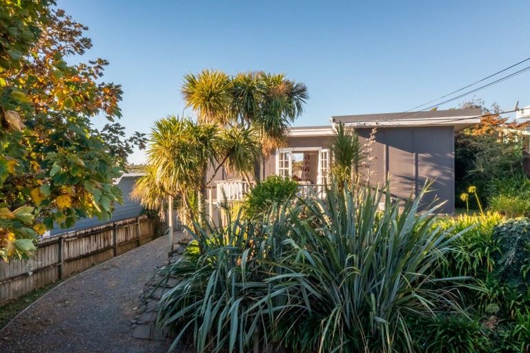 Photo of property in 6 Rewa Road, Raumati Beach, Paraparaumu, 5032