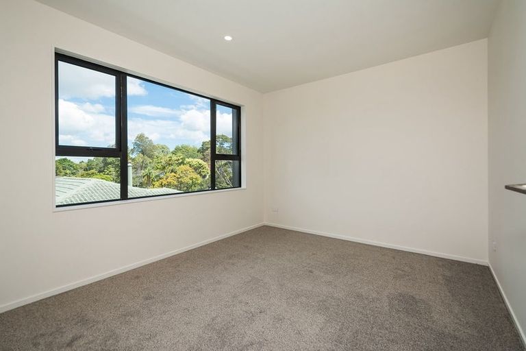 Photo of property in 71 Salamanca Road, Sunnynook, Auckland, 0620
