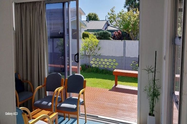 Photo of property in 1 Orr Crescent, Hutt Central, Lower Hutt, 5011