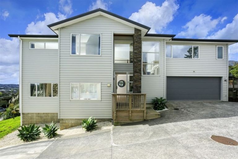 Photo of property in 519 East Coast Road, Murrays Bay, Auckland, 0630
