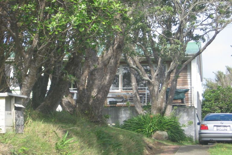 Photo of property in 200 Miromiro Road, Normandale, Lower Hutt, 5010
