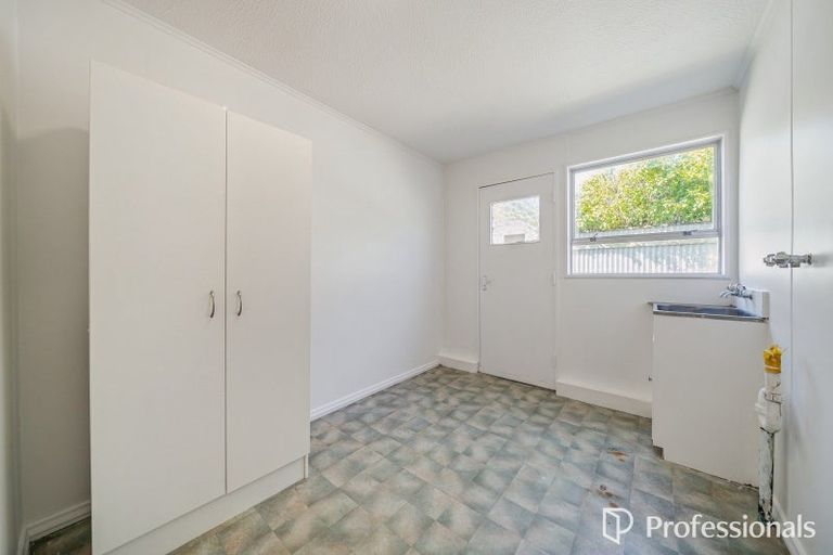 Photo of property in 3a Saint Ronans Avenue, Waterloo, Lower Hutt, 5011