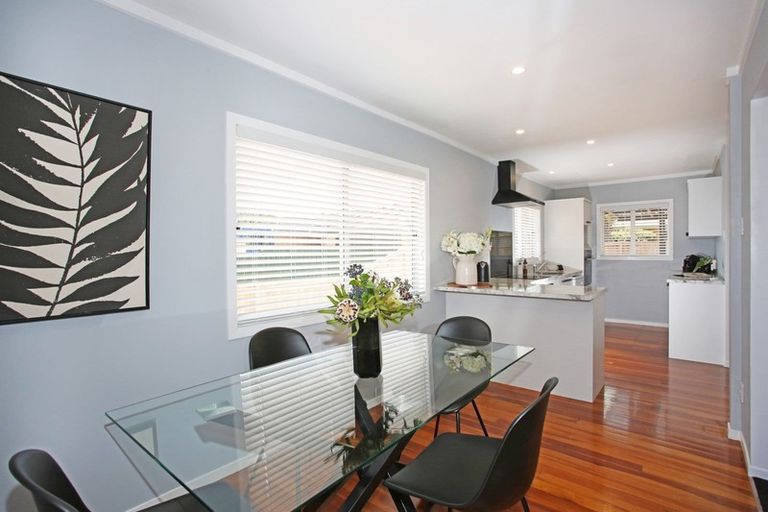 Photo of property in 21 View Road, Papakura, 2110