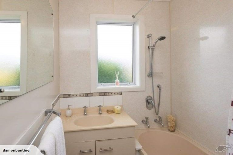 Photo of property in 29 Glenmore Avenue, Casebrook, Christchurch, 8051