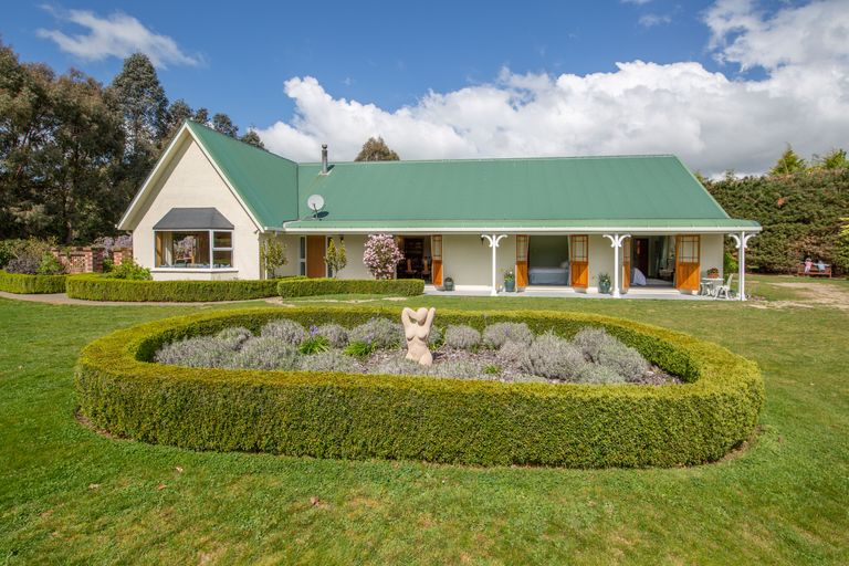 Photo of property in 12 Manna Place, West Melton, Christchurch, 7675