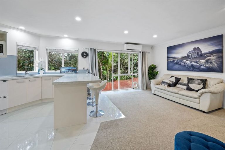 Photo of property in 4 Phoebe Meikle Place, Torbay, Auckland, 0630