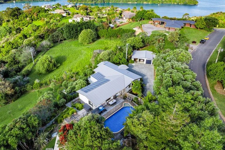 Photo of property in 84 Brick Bay Drive, Sandspit, Warkworth, 0982