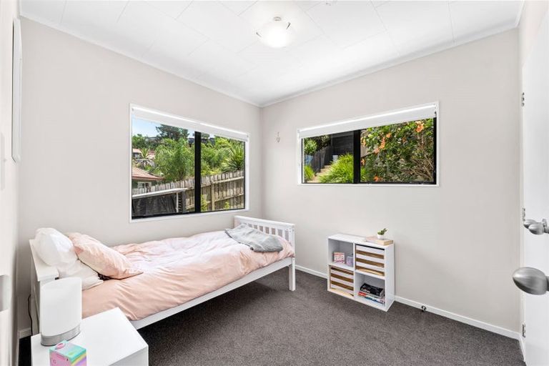 Photo of property in 2/59 Topliss Drive, Northcross, Auckland, 0632