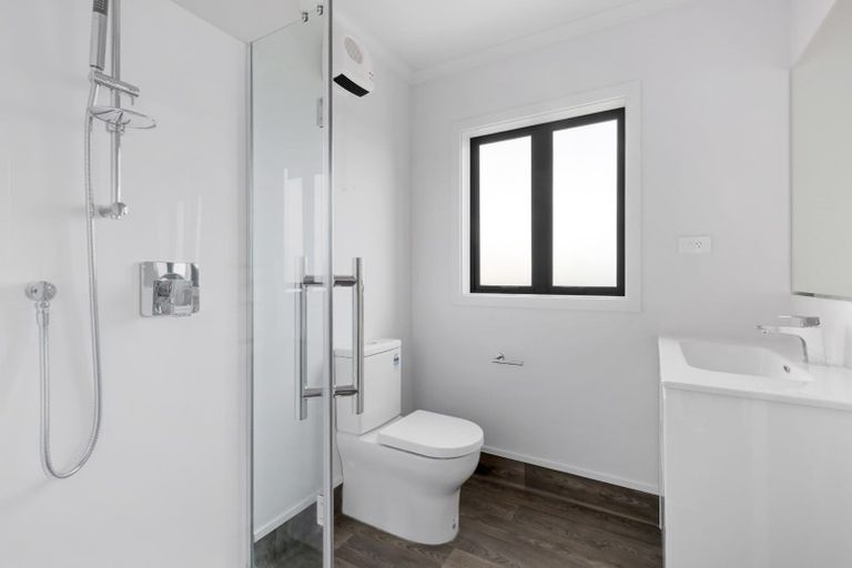 Photo of property in 2/9 Marlene Avenue, Te Atatu South, Auckland, 0610